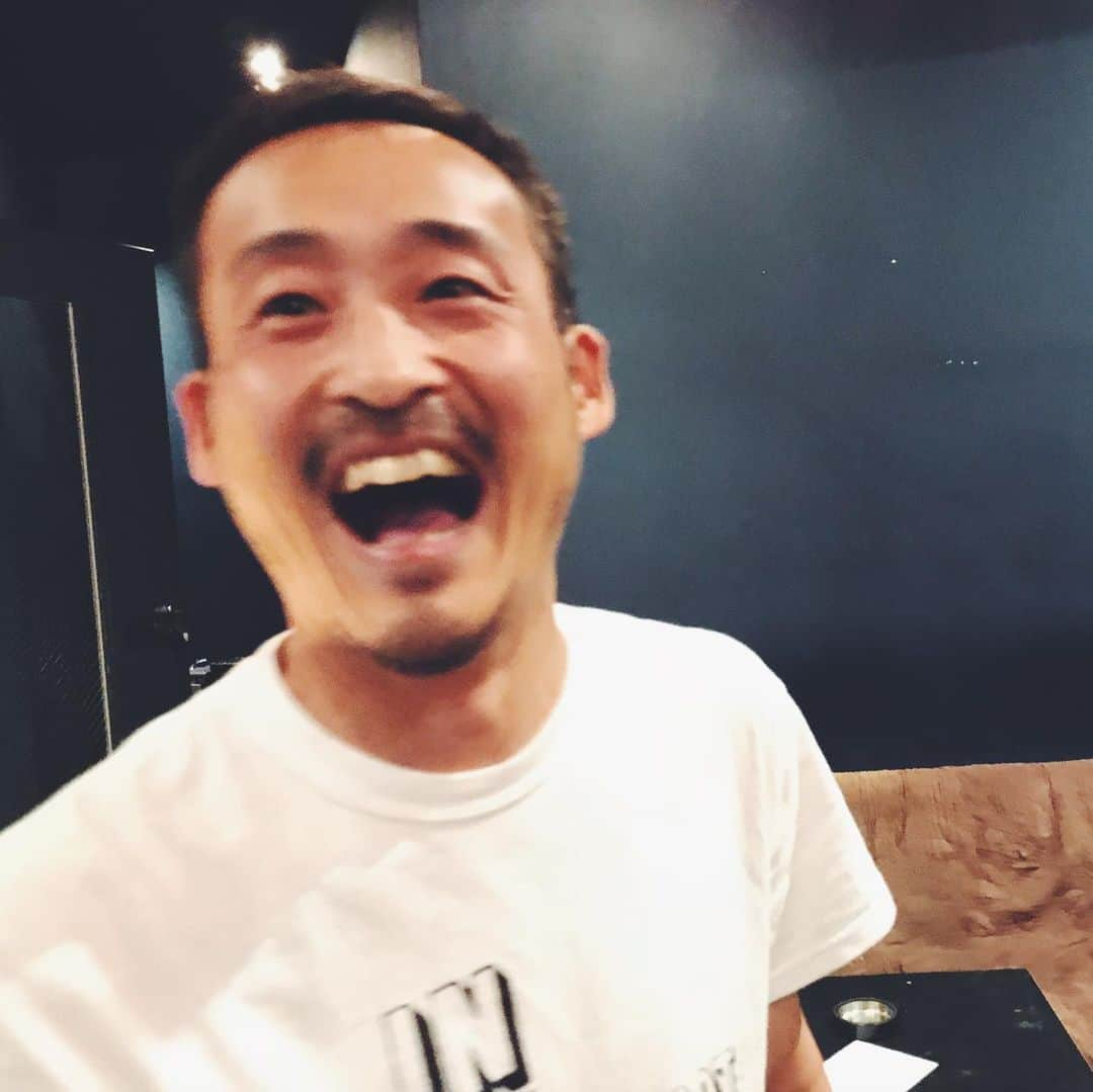 モッチェ 永井さんのインスタグラム写真 - (モッチェ 永井Instagram)「明日水曜日。﻿ 久しぶりのスキヤキス！﻿ ﻿ ５月２９日(水)﻿ 初夏のSKA謡祭！﻿ 出演：スキヤキス / The SKAMOTTS﻿ ••••••••••••••••••••••••••••••﻿ OPEN  19:00/START 20:00﻿ 前売り2500円﻿ ﻿ 下北沢BASEMENT BAR﻿ 東京都世田谷区代沢5-18-1 カラバッシュビルB1F﻿ TEL 03-5481-6366﻿ ••••••••••••••••••••••••••••••﻿ The SKAMOTTS﻿ 岡村トモ子が2017年に結成したスカバンド。 ﻿ 死ぬまでに自分のルーツであるSKAのアルバム制作をしたいがために、ライブをしないまま、いきなりミニアルバム制作に突入。レコーディング後、「ライブしたいね!」欲が高まりそのままライブ活動がスタート。 ﻿ 「The Skatalites=オーセンティックスカ」好きが奏でるジャマイカンサウンド。管楽器5本のJAZZYなハモり、思わず口ずさみたくなるメロディー、ドープなリズムセクションがうなるレゲエ、全部まとめてThe SKAMOTTS。﻿ ﻿ 岡村トモ子（as）、阿部健太（tp）、原田真之輔（tb）、森影亘（ts）、山中ヒデ之（brs）、クラッチ（p,og）、斉藤翔（g）、高橋アフィ（ds）﻿ ••••••••••••••••••••••••••••••﻿ イイ顔＆声の南方系シティ・ボーイ、モッチェ永井と、南海サックス人情派バリトン・サックス奏者、浦朋恵による、「スカ＋歌謡曲＝ス歌謡」を標榜するバンド、その名もスキヤキス！﻿ ﻿ 〈メンバー〉﻿ モッチェ永井 (Vo)／浦朋恵 (Vo, Baritone Sax)／森影 亘 (TenorSax)／秋廣 真一郎 (Guitar)／伊藤大輔 (Guitar)／小粥 鐵人 (Bass)／森 俊也 (Drums)」5月28日 23時17分 - mocche_nagai