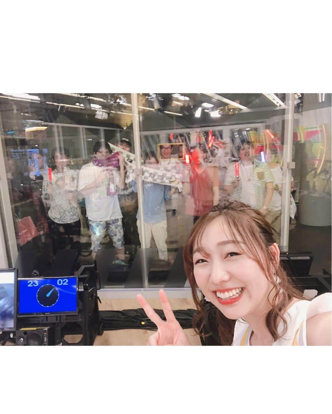 須田亜香里さんのインスタグラム写真 - (須田亜香里Instagram)「5月26日(日) この日の熱闘mリーグは今までで一番、麻雀を知らない方でも試合を見るのが楽しみになったり、麻雀に苦手意識がある方も、見方が変わるものだったんじゃないかな？と思う。 アーカイブで観られるのでぜひ＊ https://gxyt4.app.goo.gl/ojLrR . 次の生放送は6月30日。 今回から観覧側にも映像と音声が流れるようになったので、気軽に会いに来てね＊ .  #abematv #熱闘mリーグ #六本木 #麻雀 #mリーグ  #mリーガーさんたち本当に魅力的 #ワンピース #好みすぎた @kohslickcurro  #乃木坂46 #中田花奈 ちゃん #相変わらず天使」5月28日 23時13分 - akarisuda