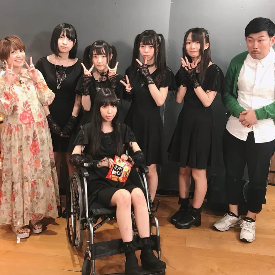 矢口真里さんのインスタグラム写真 - (矢口真里Instagram)「今夜の深夜１時からの、 Abema TV『矢口真里の火曜TheNIGHT』は、 かなーりヤバイですwww ・ ・ １枚目はLADY BABYちゃん達😊この時まではとても平和でした・・・😋✨ ・ そして２枚目は鶯籠ちゃん達！！ 凄まじいトークの後の写真です😳 岡ちゃんの顔をご覧くださいませw物語ってるでしょw ・ とにかくすんごい放送だと思うので、リアルタイムでも明日でも明後日でもいいから見て欲しい😂そして、感想を聞かせてー！！ ・ ・ #AbemaTV #矢口真里の火曜TheNIGHT #深夜１時からです 🙂」5月28日 23時20分 - mariyaguchi_official