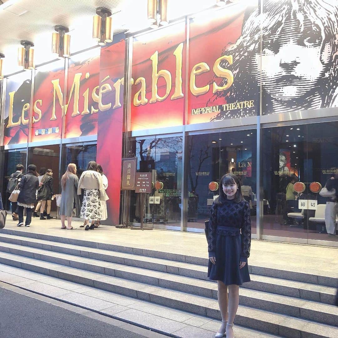 miyuのインスタグラム：「今日は #レミゼラブル 帝劇公演千穐楽⭐︎おめでとうございます㊗️🎊今期は3回も観る事が出来ました〜！！ ・ お友達がコゼットデビュー🎉 #熊谷彩春 ちゃん。大きな舞台でいろはの歌声が響き渡って嬉しくて。。まさにミュージカル界の新星💫また同じ舞台に立つことができたらいいな。 ・ いつも優しい目の#吉原光夫 さん。舞台の上では力強いカッコ良いジャンバルジャンそのものでした。 ・ #屋比久知奈 さん。モアナの歌声が大好きで生で聴けるのを楽しみにしていました。レミゼでは歌の雰囲気もガラッと違いました。エポニーヌの歌声で初めて涙を流しました😢 ・ とにかく感動する場面が色々とありすぎました。#博多座 にも観に行きたいくらい💭役者さんの皆さん大千穐楽まで頑張ってください🎌💪 ・ 私もamiinAでも、夢に向かってもがんばらなきゃ〜！ インスタはツイッターよりも沢山文章が書けるので語ってしまいました🙊笑 #レミゼ」