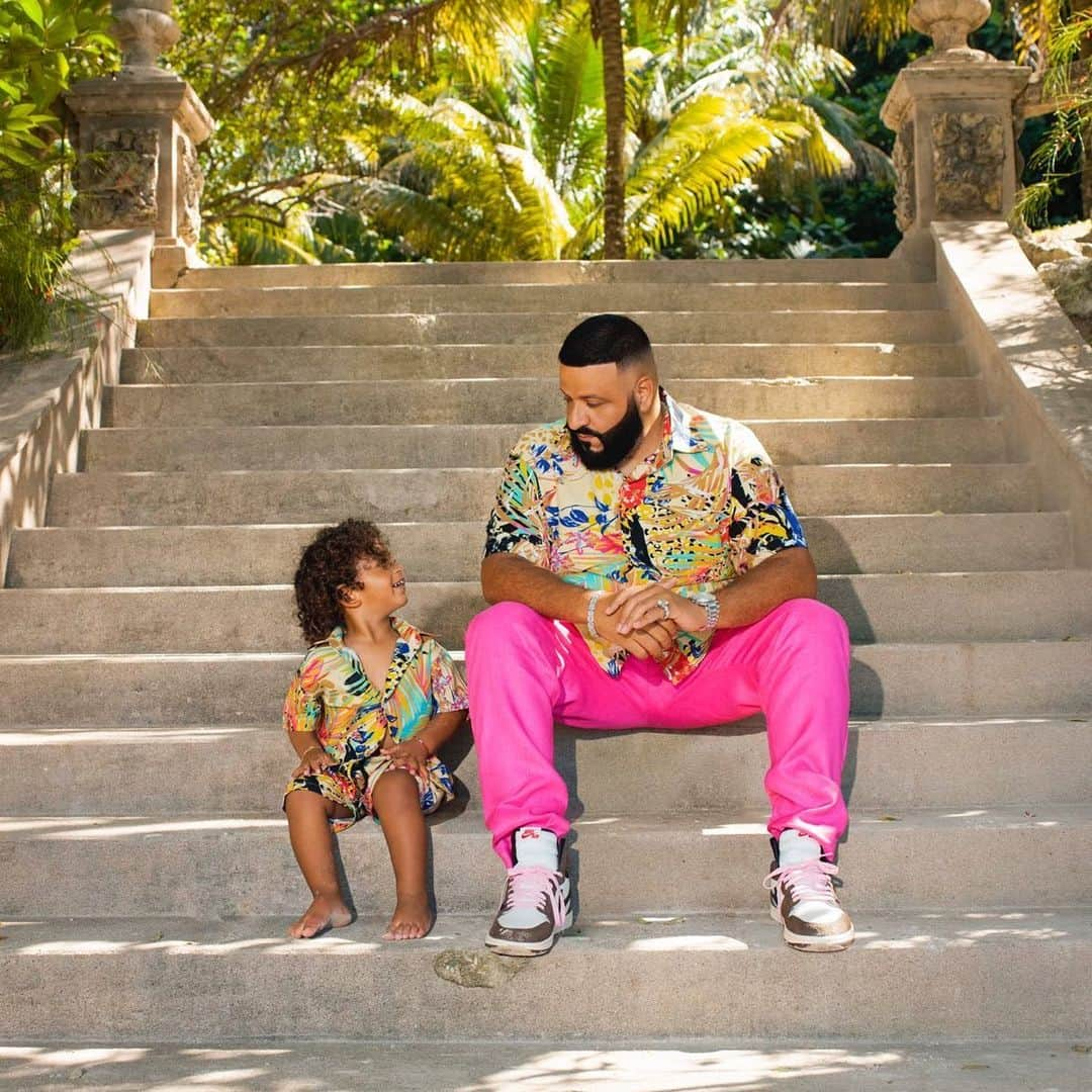 DJキャレドさんのインスタグラム写真 - (DJキャレドInstagram)「I thought about letting it slide then I notice who was watching ASAHD AND GOD 🤲🏽 FATHER OF ASAHD 🤲🏽 Stay tuned for more updates the truth is coming 🦁⛰ HOLY MOUNTAIN ⛰ HOLY GROUND」5月28日 23時44分 - djkhaled