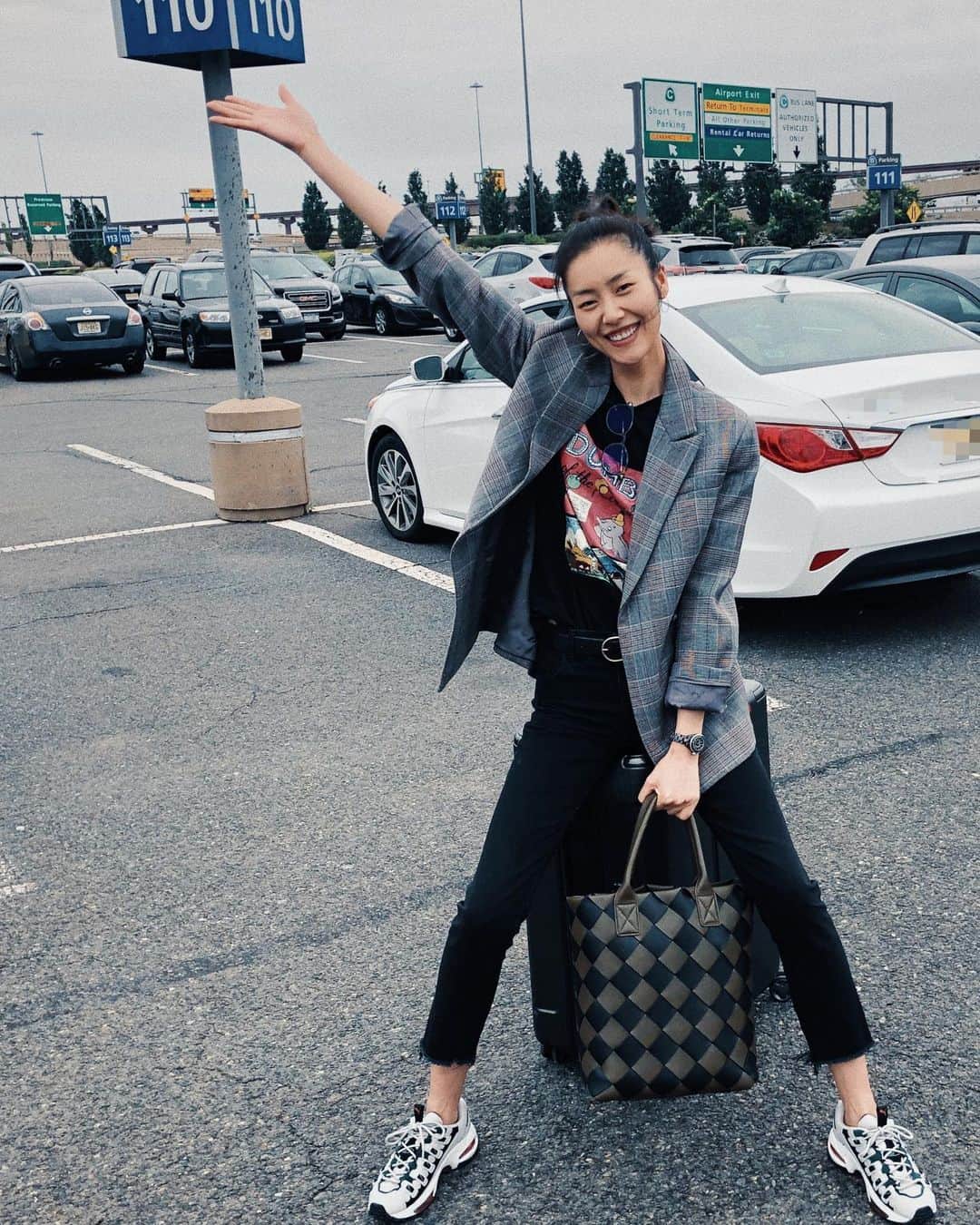 リウ・ウェンのインスタグラム：「Back to NYC for a few busy days! 🙋🏻‍♀️」