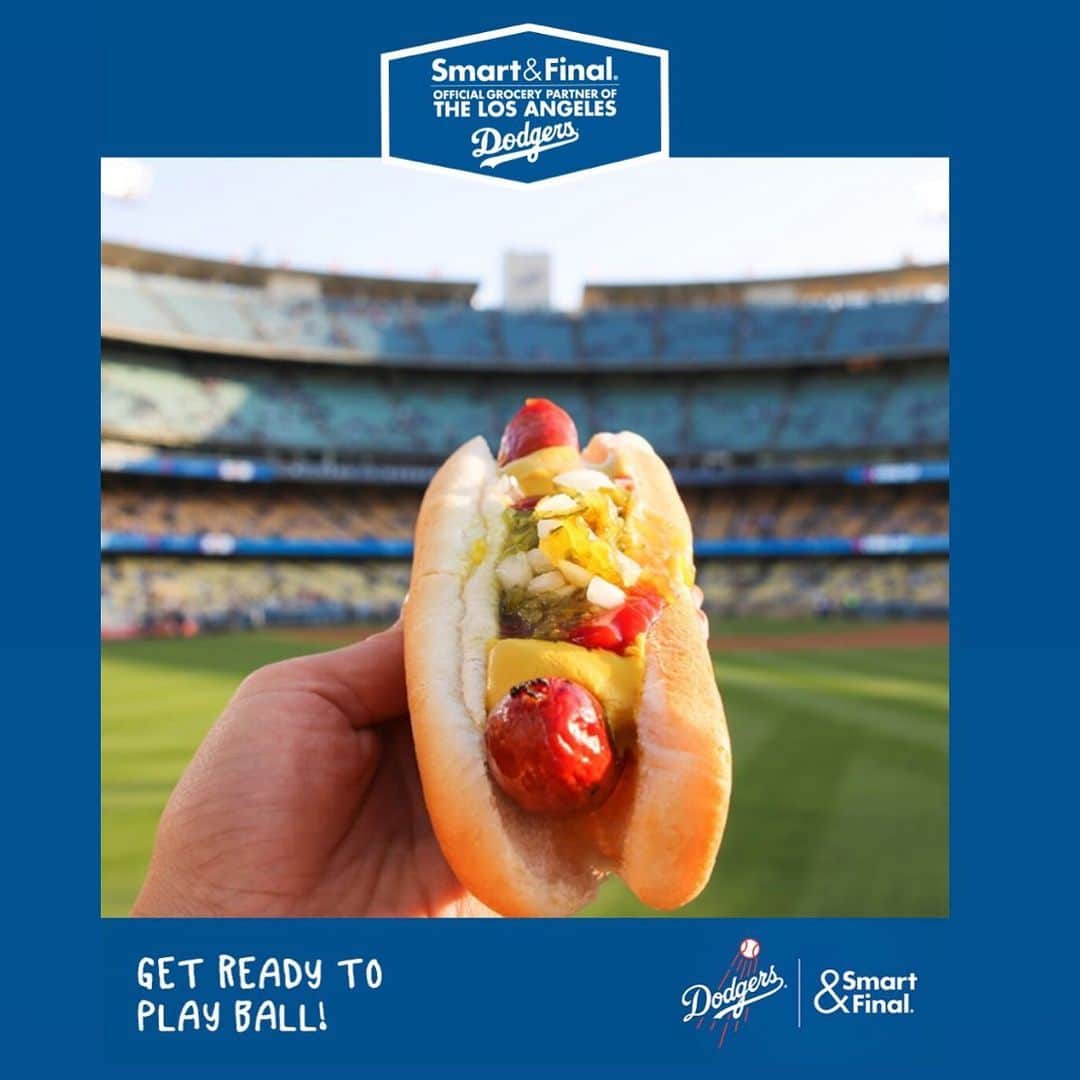 Los Angeles Dodgersさんのインスタグラム写真 - (Los Angeles DodgersInstagram)「Enjoyed at a game or at home, Dodger Dogs are always a home run! Score LA’s official baseball season food and 🔥 up the grill — only at @SmartFinal, our Official Grocery Partner.」5月28日 23時48分 - dodgers
