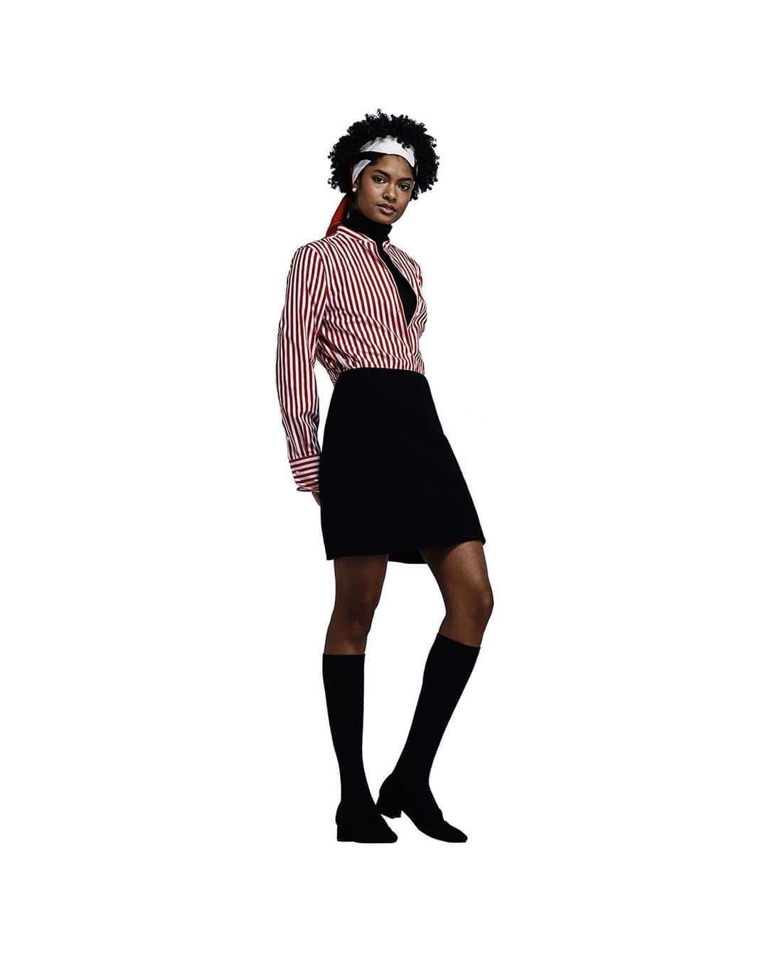 ミラショーンさんのインスタグラム写真 - (ミラショーンInstagram)「Black mini skirt in double-faced cashmere with a striped tuxedo shirt.  #milaismilano #milaamilano #tendenze #neutrals #stileitaliano #newclassic #simplychic #madeinmilan #couturefashion #hautecouturedress #milanfashion #milanofashion #fashion #madeinitaly」5月28日 23時57分 - milaschon_official