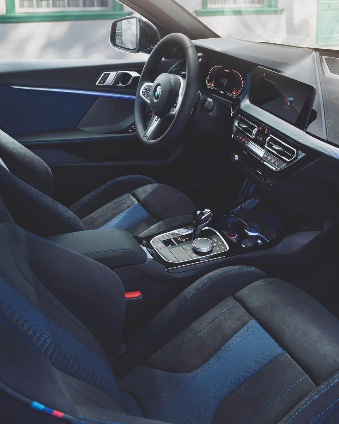 BMWさんのインスタグラム写真 - (BMWInstagram)「Focusing on the driver, to charm you. The interior of the all-new BMW 1 Series. #THE1 #BMW #1Series __ BMW M135i xDrive 5-door: Fuel consumption in l/100 km (combined): 7.1 - 6.8. CO2 emissions in g/km (combined): 162 - 155. The values of fuel consumptions, CO2 emissions and energy consumptions shown were determined according to the European Regulation (EC) 715/2007 in the version applicable at the time of type approval. The figures refer to a vehicle with basic configuration in Germany and the range shown considers optional equipment and the different size of wheels and tires available on the selected model. The values of the vehicles are already based on the new WLTP regulation and are translated back into NEDC-equivalent values in order to ensure the comparison between the vehicles. [With respect to these vehicles, for vehicle related taxes or other duties based (at least inter alia) on CO2-emissions the CO2 values may differ to the values stated here.] The CO2 efficiency specifications are determined according to Directive 1999/94/EC and the European Regulation in its current version applicable. The values shown are based on the fuel consumption, CO2 values and energy consumptions according to the NEDC cycle for the classification. For further information about the official fuel consumption and the specific CO2 emission of new passenger cars can be taken out of the „handbook of fuel consumption, the CO2 emission and power consumption of new passenger cars“, which is available at all selling points and at https://www.dat.de/angebote/verlagsprodukte/leitfaden-kraftstoffverbrauch.html.」5月29日 0時09分 - bmw