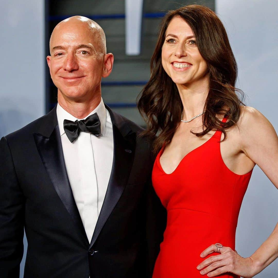 NBC Newsさんのインスタグラム写真 - (NBC NewsInstagram)「MacKenzie Bezos, who got more than $35 billion in her divorce from #JeffBezos, says she will donate roughly half of her wealth to charities. Click the link in our bio to read more. . 📷 Danny Moloshok / @reuters」5月29日 0時14分 - nbcnews