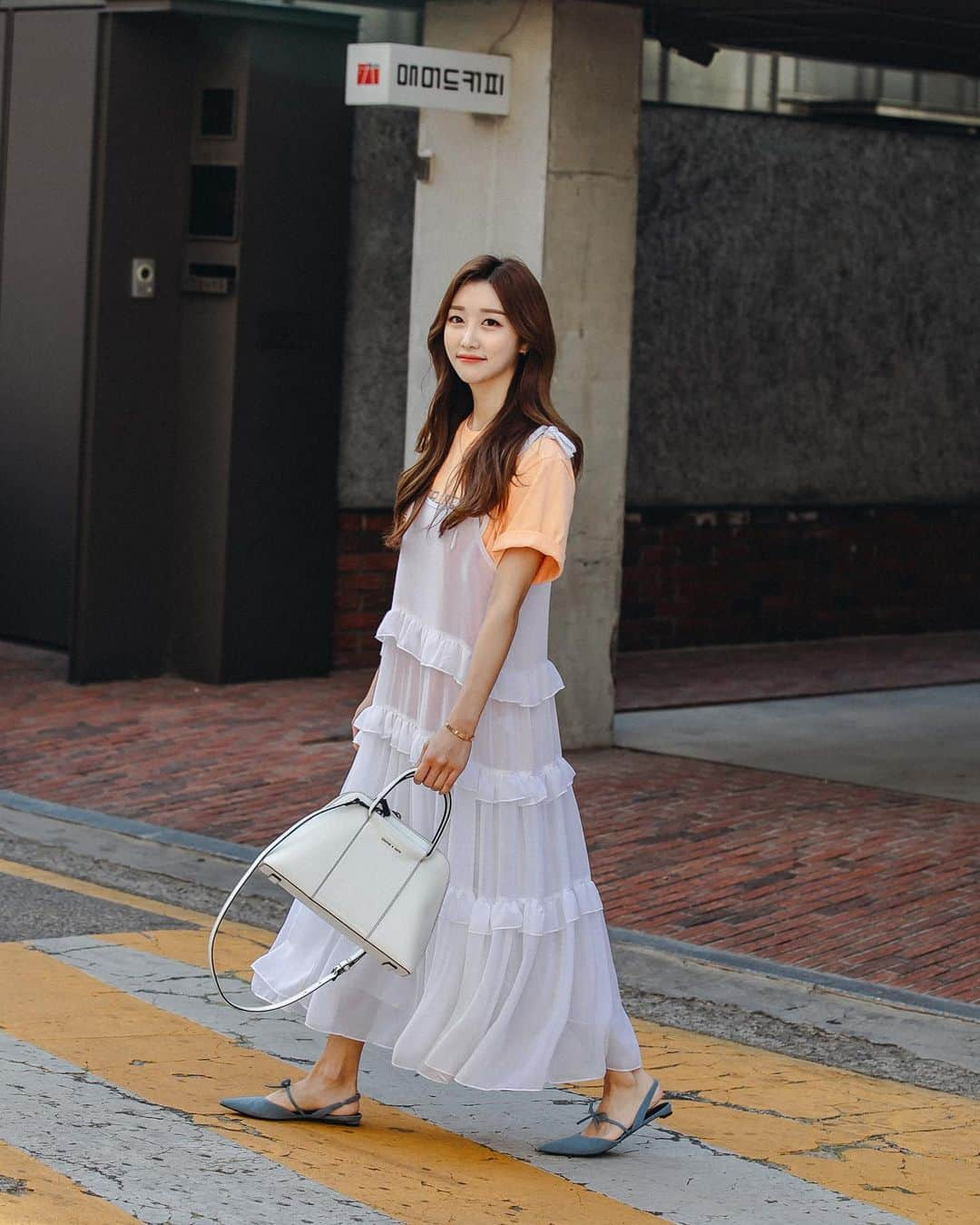 COCO さんのインスタグラム写真 - (COCO Instagram)「#ootd #봄코디  Photo: @jaylim1 . . #찰스앤키스  #ImwithCHARLESKEITH」5月29日 0時24分 - rilaccoco