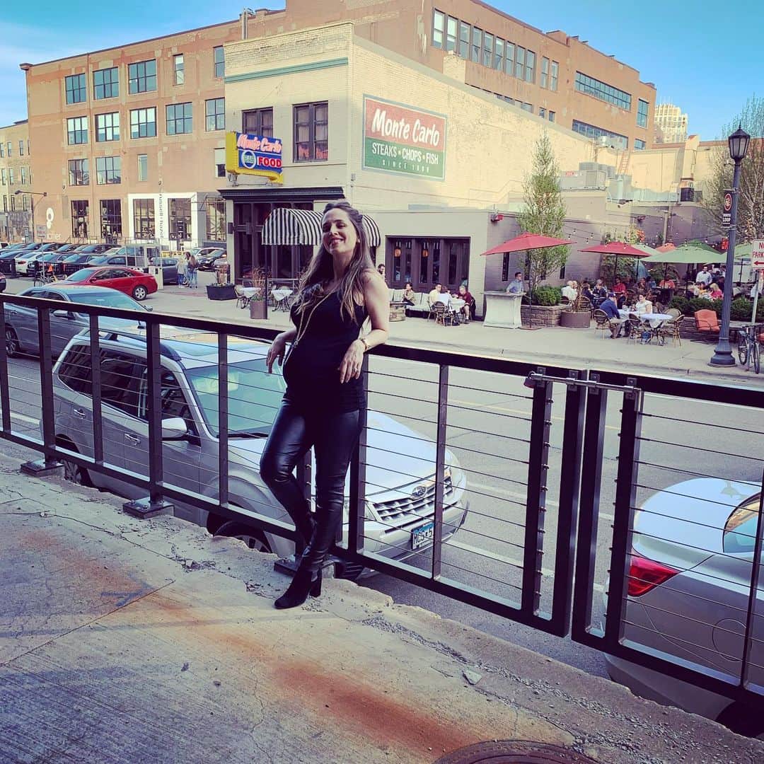 エリザ・ドゥシュクのインスタグラム：「My ♥️ is in #MN today.. 🥰 @peter.palandjian」