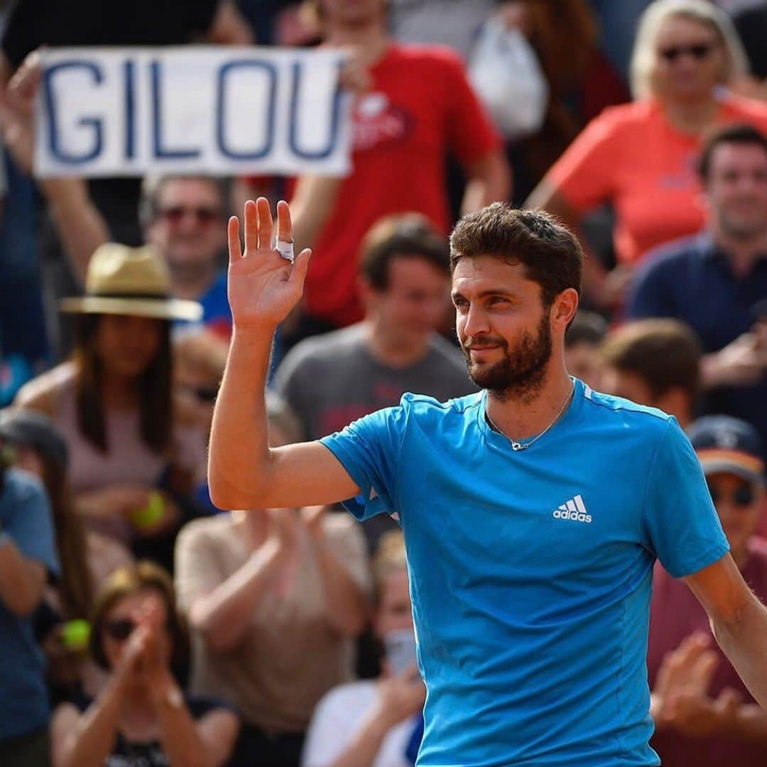 ジル・シモンのインスタグラム：「First Round ✅ ! 📸 : @fftennis #GillesSimon #RG19」