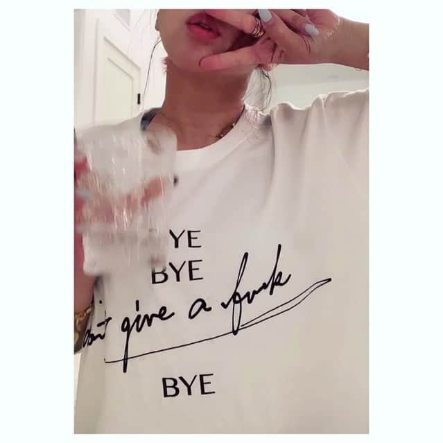 MINMIさんのインスタグラム写真 - (MINMIInstagram)「日本はおやすみ L.Aはおはよう "don't give a fuck" tee by #lostangels http://masterbeau-online.jp/」5月29日 0時57分 - minmidesu