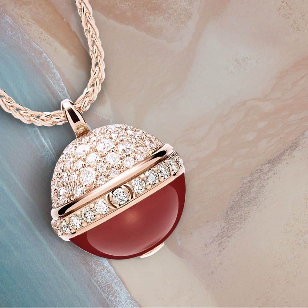 のインスタグラム：「#PiagetPossession pendant: part diamonds, part carnelian, completely stunning. #Piaget #Jewellery #PiagetJewellery」