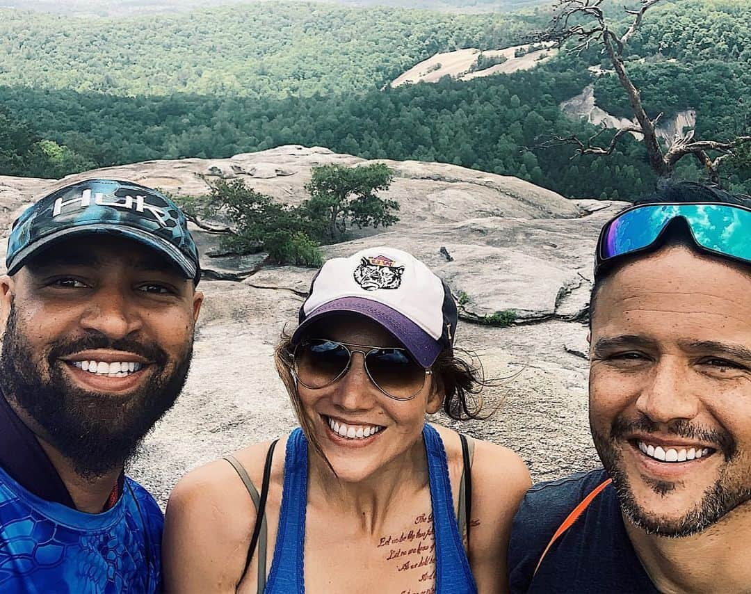 ホープ・ソロさんのインスタグラム写真 - (ホープ・ソロInstagram)「Hiking Stone Mountain with my boyzzz. 🌲⛰ #ncstateparks」5月29日 1時11分 - hopesolo