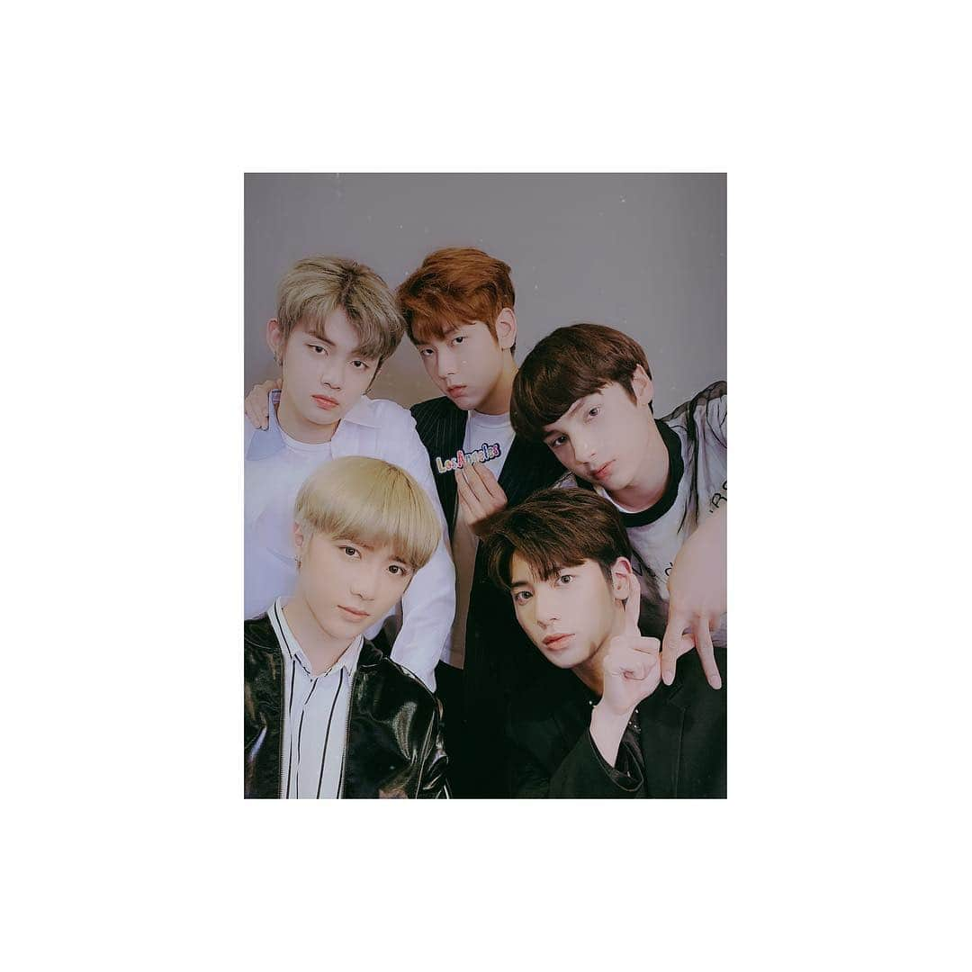 Tomorrow X Togetherさんのインスタグラム写真 - (Tomorrow X TogetherInstagram)「TOMORROW X TOGETHER rec. in Los Angeles #TXTrec #투모로우바이투게더 #TXT #SOOBIN #YEONJUN #BEOMGYU #TAEHYUN #HUENINGKAI #수빈 #연준 #범규 #태현 #휴닝카이 #TOMORROW_X_TOGETHER #TXTSHOWCASE」5月29日 1時07分 - txt_bighit