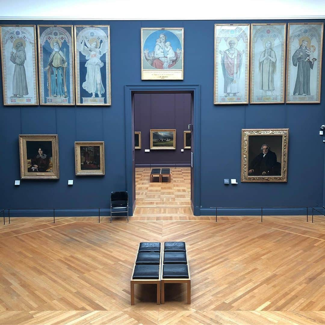 ルーブル美術館さんのインスタグラム写真 - (ルーブル美術館Instagram)「. 🇫🇷 Reconnaissez-vous cette partie du musée ? - 📍Situées au deuxième étage de l’aile Sully, ces salles sont dédiées à la peinture française. - 👀 Boucher, Ingres, Watteau... de nombreux peintres français du XVIIe au XIXe siècles sont exposés ! —— 🌍 Do you recognize this part of the museum? - 📍Located in the second floor of the Sully wing, these rooms are dedicated to French paintings. - 👀 Boucher, Ingres, Watteau... Many French painters from the 17th century to the 19th century are on display! - 📷©️Musée du Louvre / Yoko Sfoggia . . . #Louvre #MuséeDuLouvre #LouvreMuseum #FrenchPaintings」5月29日 1時08分 - museelouvre