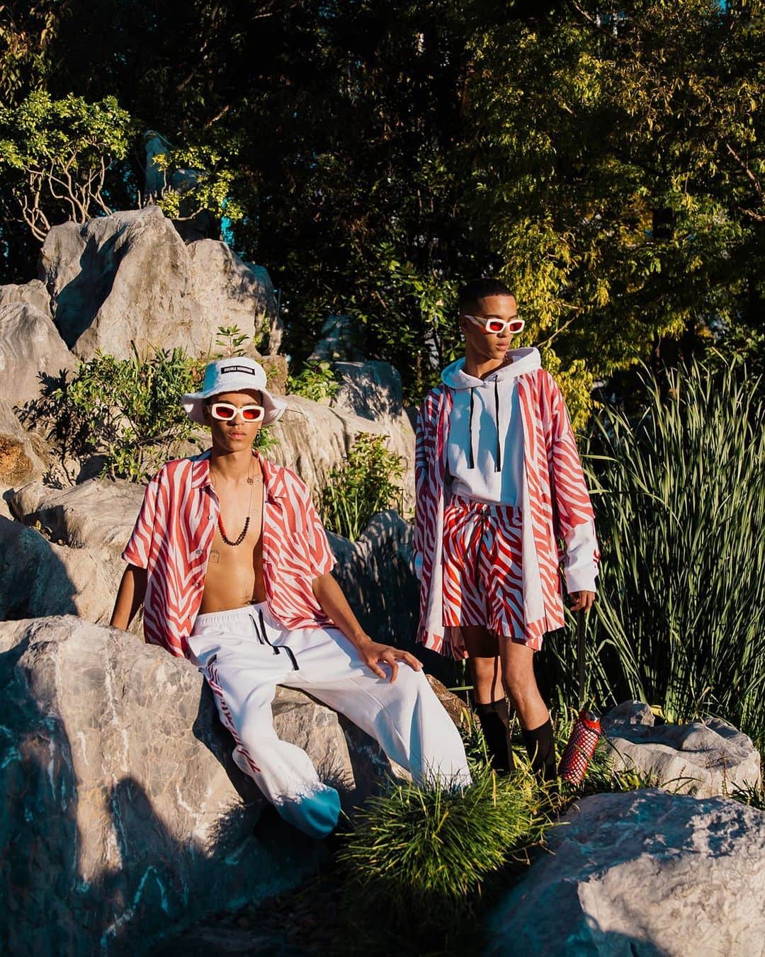 Fashion Weekのインスタグラム：「Summer on the rocks, please. 😎 #MBFWA photo by @madiatkins during @double_rainbouu's Resort 2020 presentation for @fashionweekaus」
