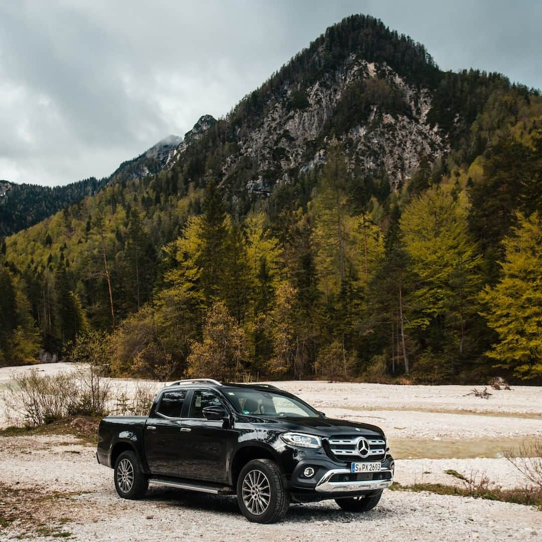 メルセデス・ベンツさんのインスタグラム写真 - (メルセデス・ベンツInstagram)「Strong and powerful for each adventure. 💪 📸: @denniemaxpfau with @vandraack for #MBsocialcar . #Mercedes #MBCar #Car #carsofinstagram #InstaCar #Xclass #offroad #MercedesBenz」5月29日 11時00分 - mercedesbenz