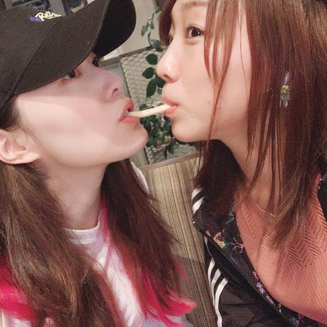 須田亜香里さんのインスタグラム写真 - (須田亜香里Instagram)「私の些細な表情とか気持ちとか気にかけてくれる優しいおじゅりちゃんとの時間を過ごして、私SKEになれてよかったなーって改めて思う今日この頃。  #ske48 #skebingo #炎の関東ツアー #愛知公演」5月29日 11時18分 - akarisuda