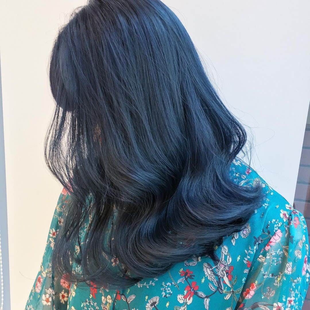 原涼香のインスタグラム：「ㅤㅤㅤㅤㅤㅤㅤㅤㅤㅤㅤㅤㅤ Navy Blue 🇰🇷💙💙 ブリーチ1回です( ◠‿◠ ) ㅤㅤㅤㅤㅤㅤㅤㅤㅤㅤㅤㅤㅤ」
