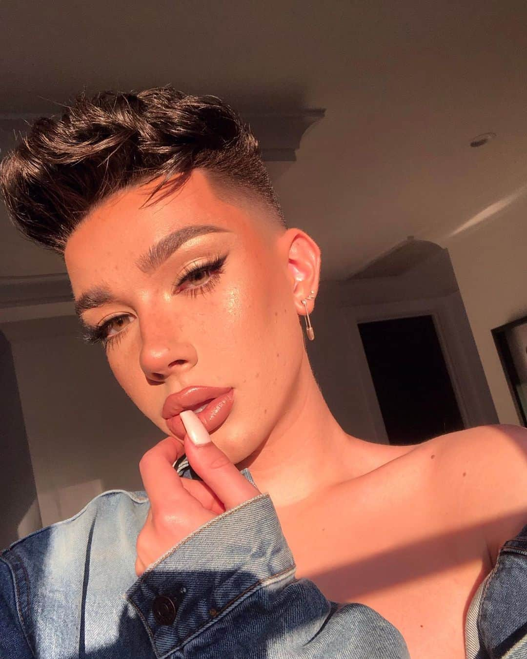 ジェームス・チャールズさんのインスタグラム写真 - (ジェームス・チャールズInstagram)「sister smile :)」5月29日 11時45分 - jamescharles