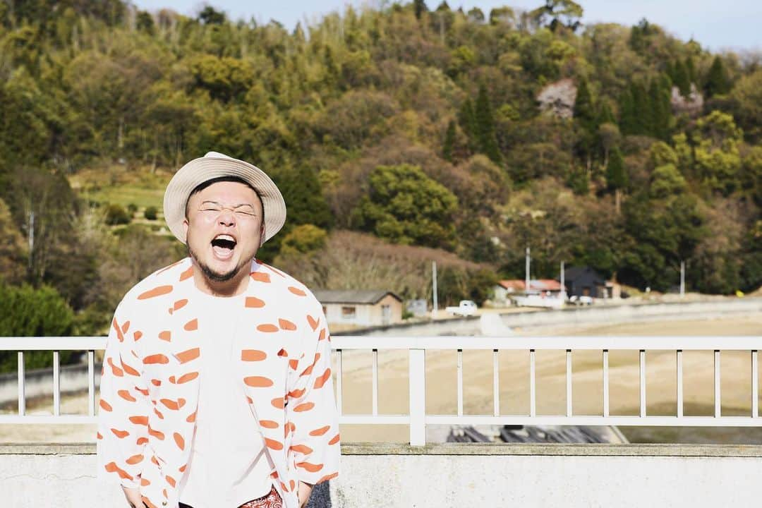 HIPPYさんのインスタグラム写真 - (HIPPYInstagram)「東京から広島へ 帰ったらラジオ生放送！ なんて幸せなんや♡ ワンマンのこととかなんでもメールしてね！ 俺と絡んで♪遊んで♪お願い（照）  5/29（水）17:05〜NHKラジオ「ひろしま コイらじ」 今週のメールテーマは「私のプチ自慢」 番組へのメールはコチラ！ http://www4.nhk.or.jp/P3905/  5/29（水）20:00〜HFM「９ジラジ」 ※HIPPYの出演は21時台となります 番組へのメールはコチラ http://hfm.jp/blog/9/」5月29日 11時57分 - _____hippy_____