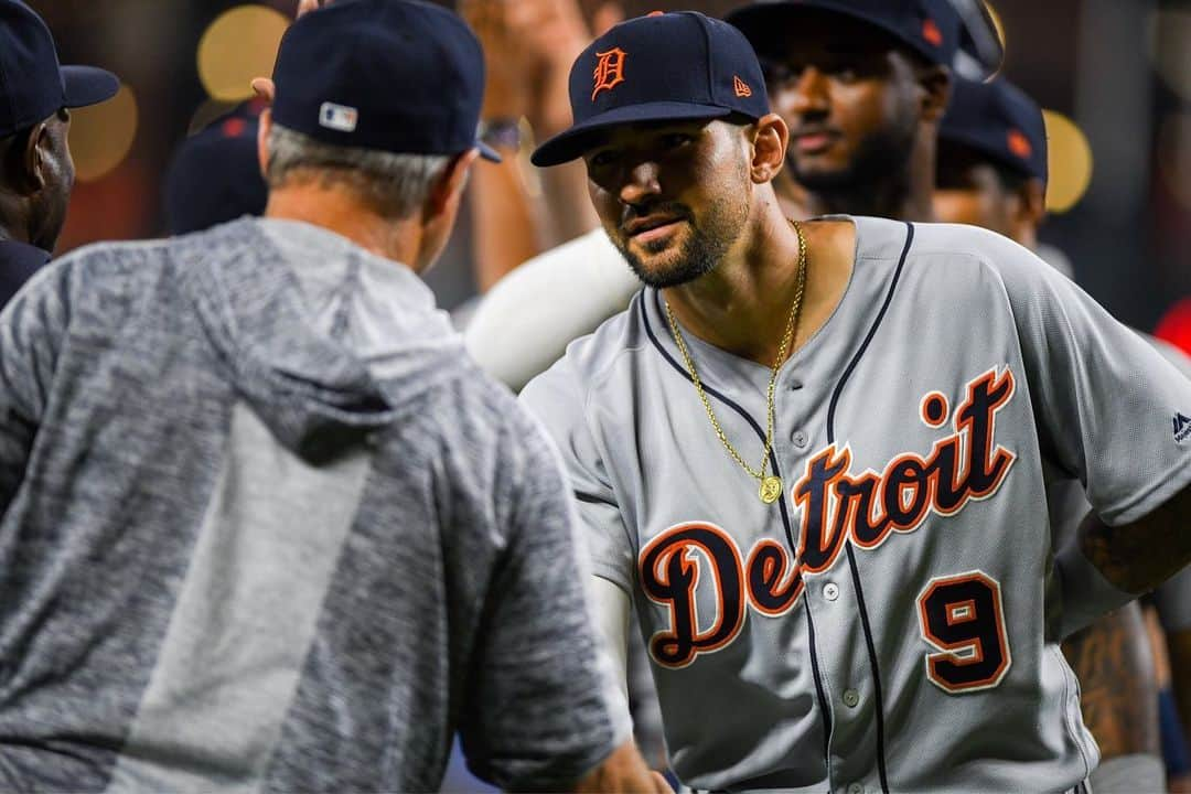 デトロイト・タイガースさんのインスタグラム写真 - (デトロイト・タイガースInstagram)「High fives and handshakes for a #TigersWin.」5月29日 11時50分 - tigers