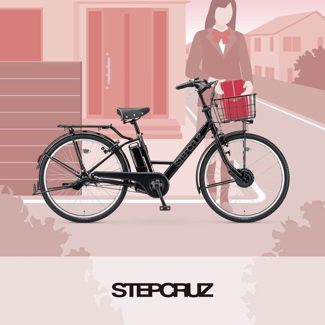 のインスタグラム：「美味しいお昼ご飯の時間、いかがお過ごしでしょうか。 「自転車通学だとお弁当が片寄る」と思っている、そんなあなたには、 幅広バスケット採用で おおきなスクバもそのまますっぽり入る 電動アシスト自転車をおすすめします。  #スクールバック #略して #スクバ #幅広なバスケット #定規の準備を #幅46.5cm #奥行31cm #高さ17.2cm #サイズ感わかりましたでしょうか？ #電動アシスト自転車 #写真は「ステップクルーズe」 #T.Xクロツヤケシ（ツヤ消しカラー） #電動おすすめシリーズ #第三話 #毎日を楽しく、安全に #ブリヂストンサイクル #bridgestonecycle #ブリヂストン #bridgestone #通学自転車」