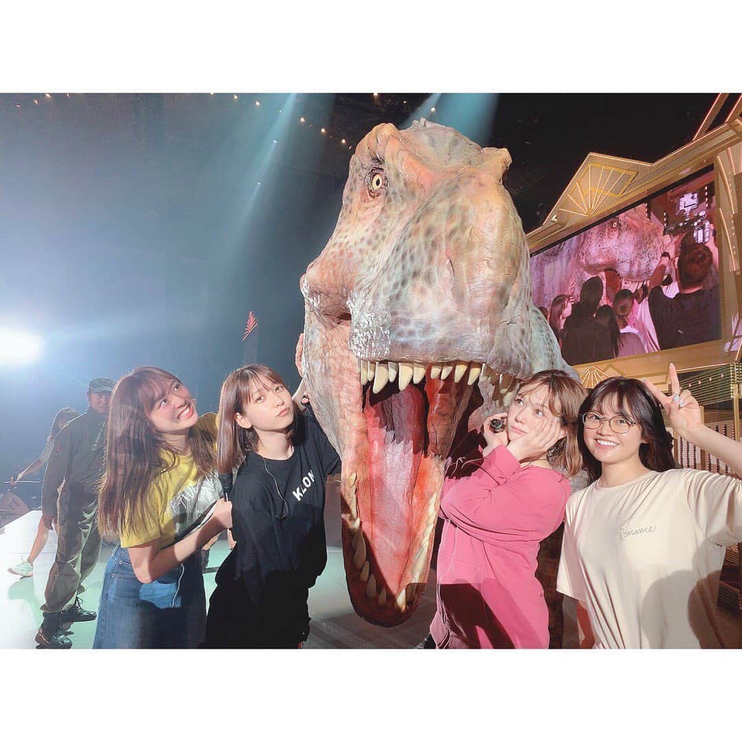 松岡菜摘のインスタグラム：「. . 恐竜さんにまた会えた！ かわいかったあ🥰 . #恐竜 #trex」