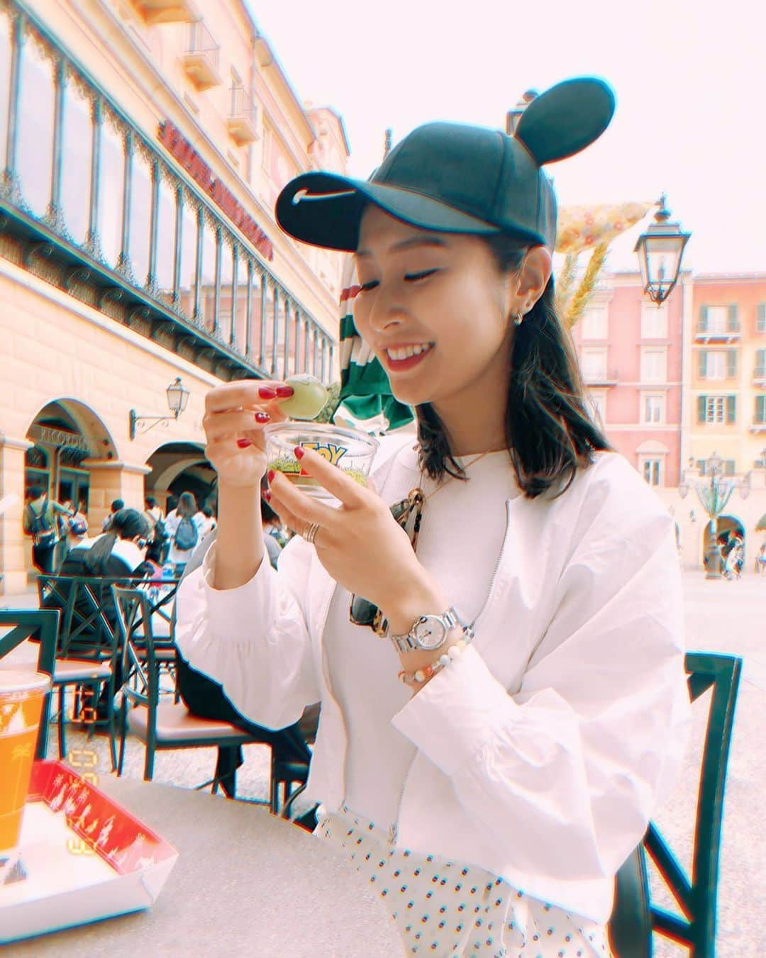 権田裕美さんのインスタグラム写真 - (権田裕美Instagram)「・ 🏰🐭✨🏰🐭✨🏰✨💖 ・ ・ バースデーボーイを連れて夢の国へ…💙 ・ ・ 夢かなうなら、、あと5センチ身長を 伸ばしたいなぁ🥺」5月29日 12時03分 - yumigonda