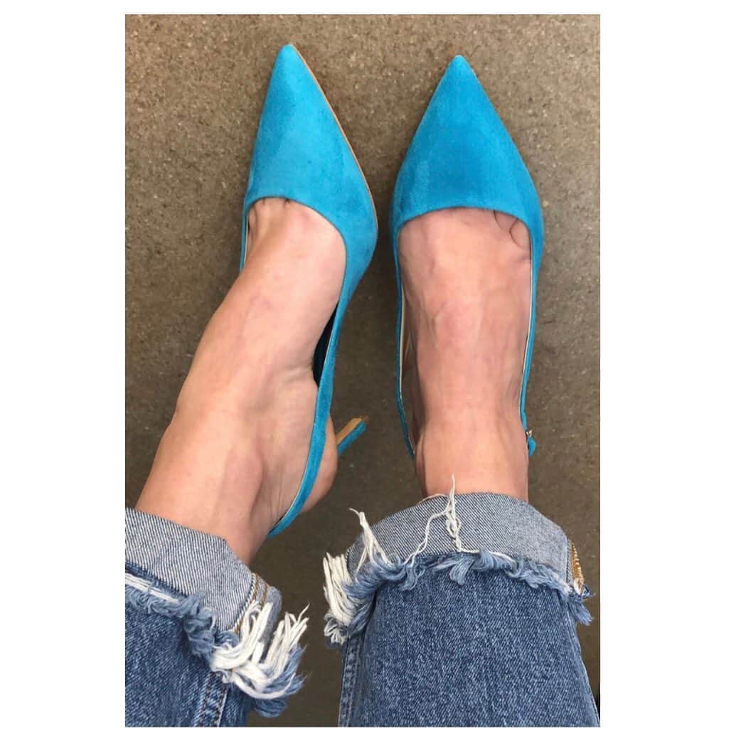 のインスタグラム：「#islo #isloisabellalorusso #isloshoes #shoes #chanel #suede #colore #colours #rivenditore #rivenditoreautorizzato #fashion #style #heels #tacchi #punta #denim #jeans #shoesaddict #marisol #bestseller #madeinitaly #staytuned」