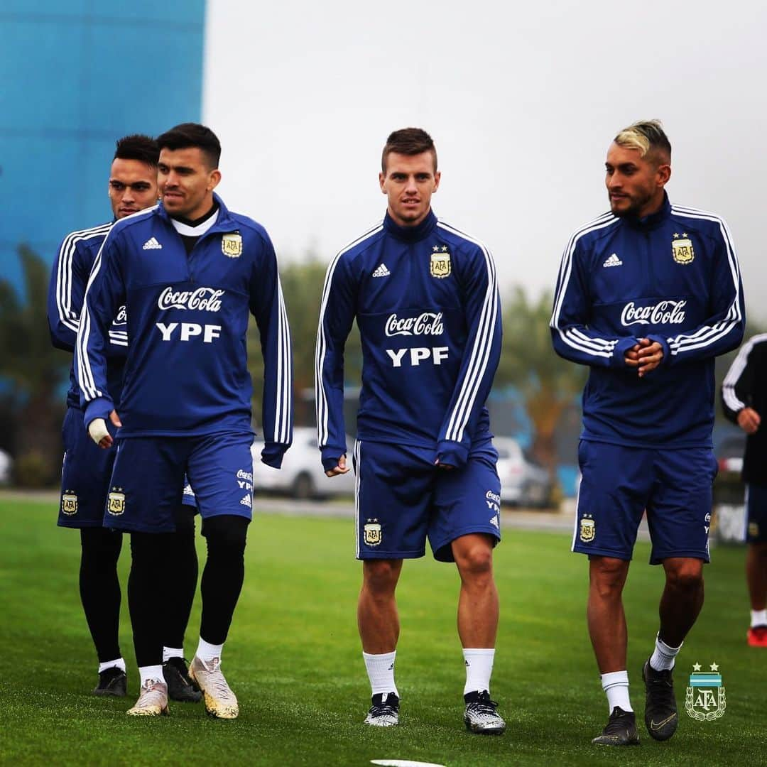 ロベルト・ペレイラさんのインスタグラム写真 - (ロベルト・ペレイラInstagram)「Seguimos preparándonos #vamosargentina🇦🇷 @afaseleccion @tatografias 📸」5月29日 3時47分 - maxipereyra37