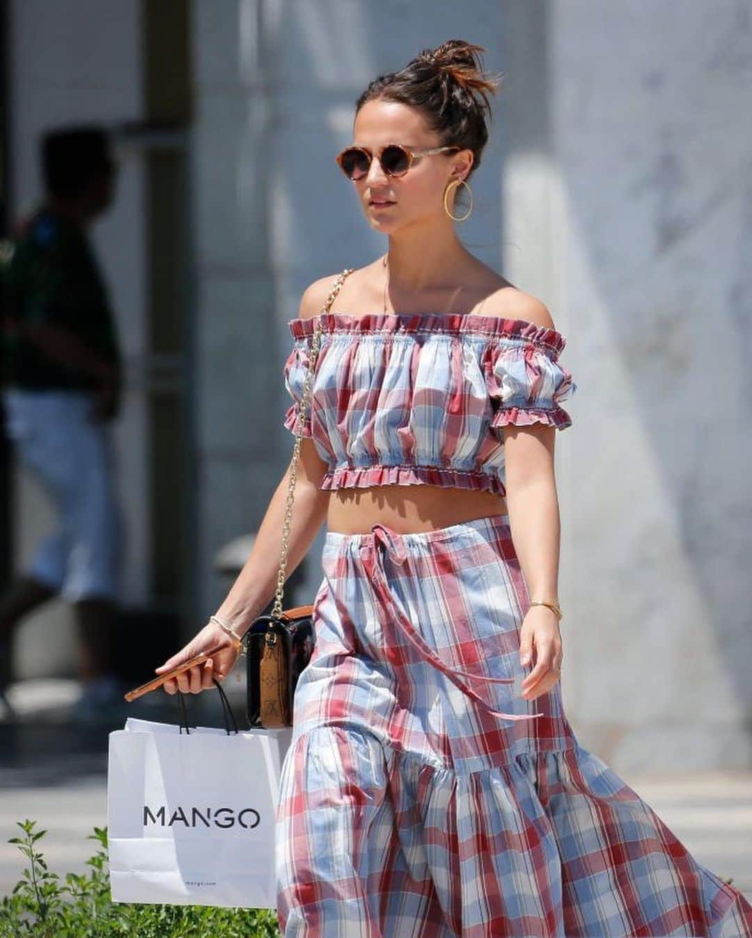 アリシア・ヴィキャンデルのインスタグラム：「Alicia spotted on vacation in Ibiza last week.」