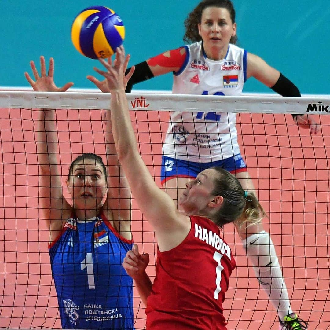 USA Volleyballさんのインスタグラム写真 - (USA VolleyballInstagram)「Annie Drews scored 22 points in leading @usavwnt to a 3-1 victory over #Serbia in @FIVBVolleyball #VNL. The Americans, now 4-0 in the VNL, meets host Italy on Wednesday. Recap on www.usavolleyball.org.」5月29日 3時57分 - usavolleyball