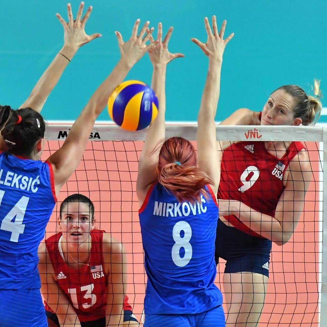 USA Volleyballさんのインスタグラム写真 - (USA VolleyballInstagram)「Annie Drews scored 22 points in leading @usavwnt to a 3-1 victory over #Serbia in @FIVBVolleyball #VNL. The Americans, now 4-0 in the VNL, meets host Italy on Wednesday. Recap on www.usavolleyball.org.」5月29日 3時57分 - usavolleyball