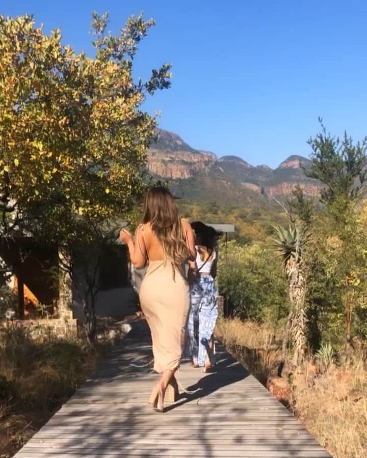 ジェシカ・バーチアーガのインスタグラム：「When someone asks me when I’m going to have kids 😎」