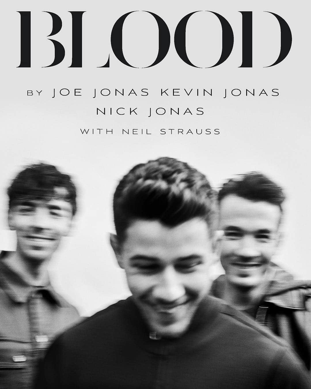 ジョー・ジョナスさんのインスタグラム写真 - (ジョー・ジョナスInstagram)「Our new memoir is called #Blood and comes out in November! Pre-orders start today at bloodmemoir.com 🤓」5月29日 4時08分 - joejonas
