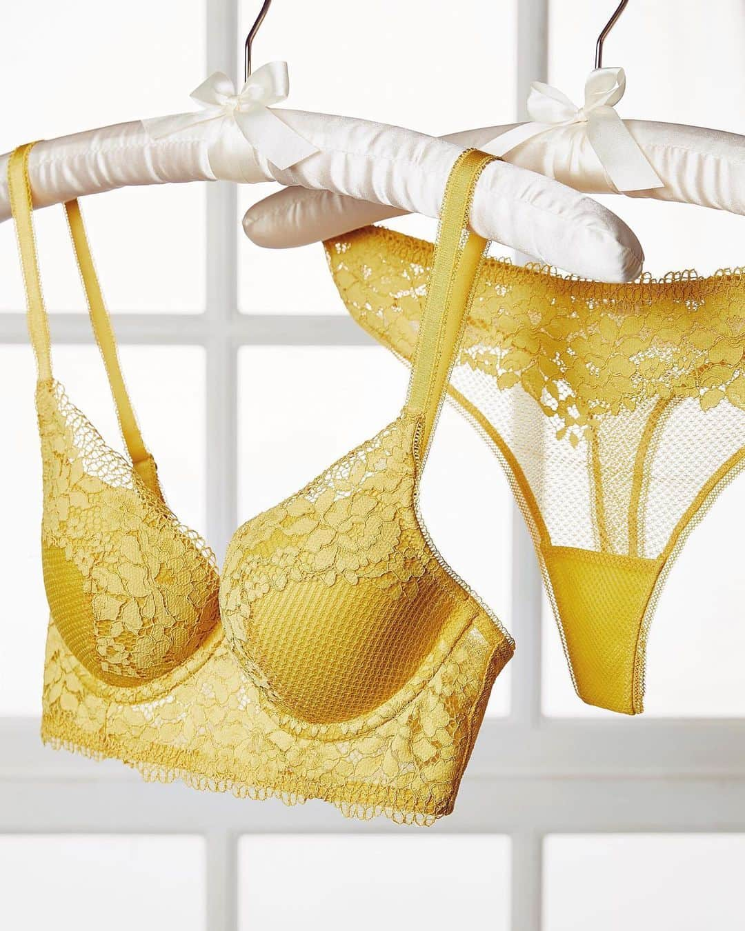 Nextさんのインスタグラム写真 - (NextInstagram)「Happiness is... lingerie in sunshine yellow! ☀️ Update your collection for the summer season, tap the image to shop. 🔍 301282 & 633765. #hellohappy #lingerie #lace #yellow #nextlingerie #nextwomen #nextfashion #fashion #style #bra #summervibes」5月29日 4時17分 - nextofficial