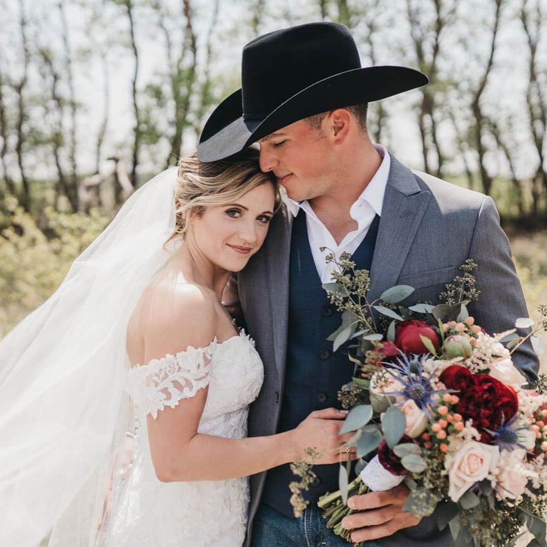 ペイジ・ローレンスのインスタグラム：「After a few days to process, I find that my heart and head are still reeling with all the happy emotions and memories from our most perfect wedding day/week!!!! I don’t yet have the words to convey the love and happiness I feel right now, but they say “a picture is worth a thousand words” so here you go..... All I will say right now is- @richmondchampion I love you with my whole heart and I am so honoured and blessed to be your wife! Forever with you won’t be long enough!!!! • • (More photos and words to follow in the days to come!) #MrsChampion #acoupleofchamps」
