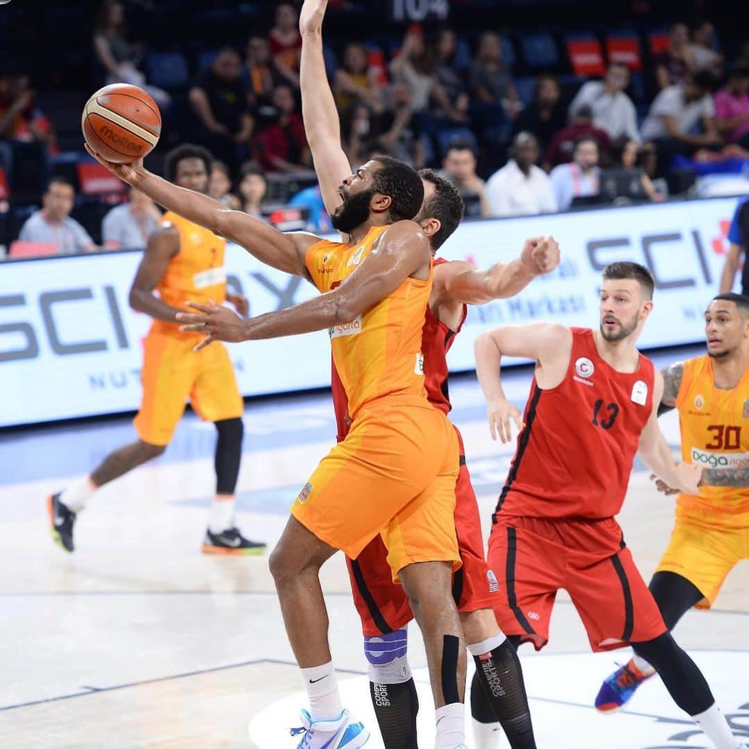 ガラタサライSKさんのインスタグラム写真 - (ガラタサライSKInstagram)「‪Yarı finaldeyiz! 🤜🤛‬ ‪🏀 Maç Sonucu | #Galatasaray Doğa Sigorta 89 - 77 Gaziantep Basketbol‬ ‪Tebrikler #YenilmezArmada 👏 ‬ ‪Bu sonuçla yarı finalde rakibimiz Anadolu Efes oluyor.‬」5月29日 4時48分 - galatasaray