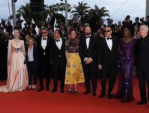 エル・ファニングさんのインスタグラム写真 - (エル・ファニングInstagram)「Jury Duty Cannes 2019. Was it all a dream? Please take me back. What a privilege these past 2 weeks have been, listening to and learning from artists whom I have admired from a far. Now, calling them friends for life. The Cannes Film Festival holds a special place in my heart always. Thank you for celebrating cinema and allowing each one of us to have a voice.」5月29日 5時03分 - ellefanning