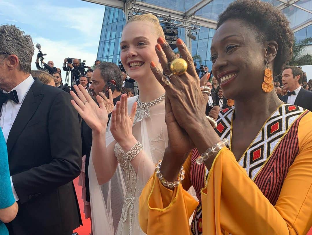 エル・ファニングさんのインスタグラム写真 - (エル・ファニングInstagram)「Jury Duty Cannes 2019. Was it all a dream? Please take me back. What a privilege these past 2 weeks have been, listening to and learning from artists whom I have admired from a far. Now, calling them friends for life. The Cannes Film Festival holds a special place in my heart always. Thank you for celebrating cinema and allowing each one of us to have a voice.」5月29日 5時03分 - ellefanning