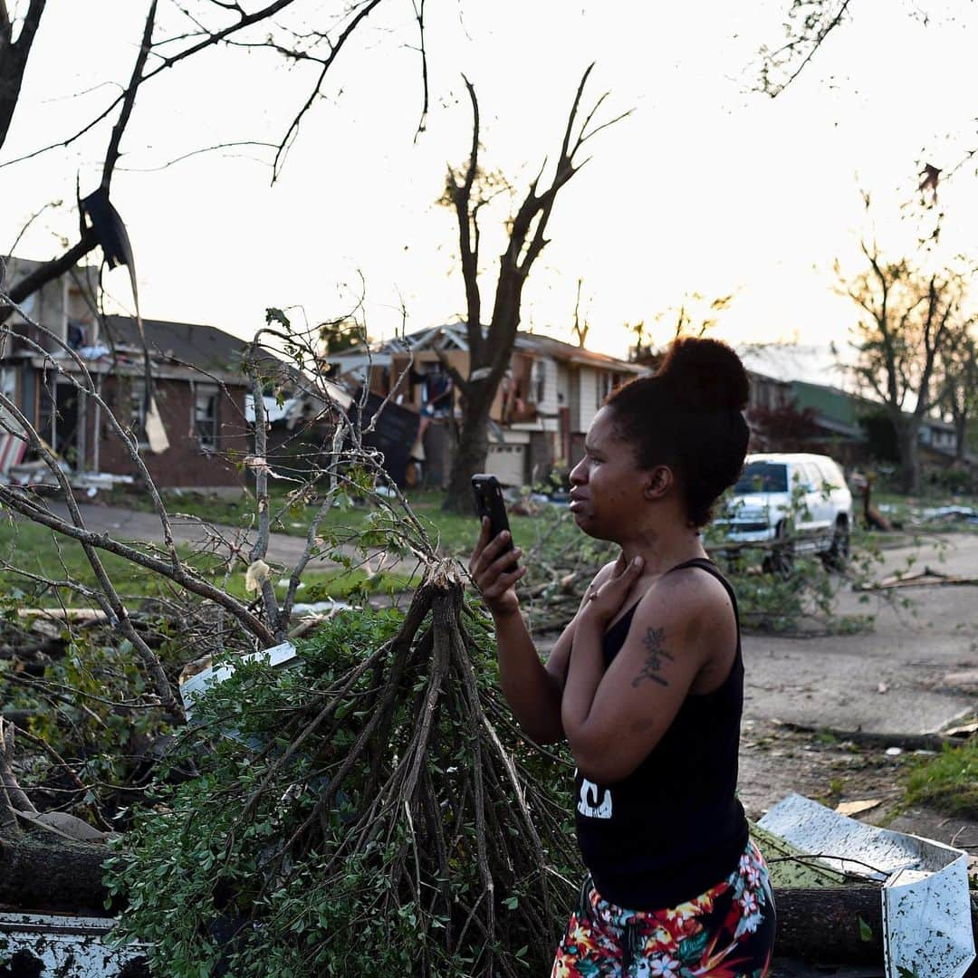 CNNさんのインスタグラム写真 - (CNNInstagram)「People in western Ohio are cleaning up after severe storms and tornadoes left swaths of devastation. At least three tornadoes are believed to have caused damage Monday night, including one in the city of Celina, where one man was killed and seven others were injured, Mayor Jeff Hazel said. One resident of Brookville, which is northwest of Dayton, described the scene: "We went out in the streets and children were screaming and crying. Devastation everywhere." (📸: Jake Carpenter, Doral Chenoweth III/The Columbus Dispatch Gia AP, Seth Herald/AFP/Getty Images, John Minchillo/AP, Matthew Hatcher/Getty Images)」5月29日 5時20分 - cnn