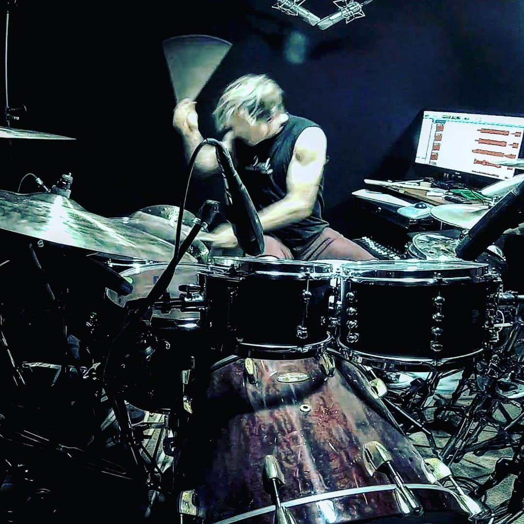 シェーン・ガラースさんのインスタグラム写真 - (シェーン・ガラースInstagram)「#crumbweststudios  @pearl_drums @pearl.drums.jp @zildjiancompany @vicfirth @remopercussion @canopusdrums @jhaudio @drumlads #pearl #zildjian #vicfirth #remo #canopusdrums #drums #drummer #drummers #drumming #drumstagram #crumbweststudios #drumlads #drumsharing」5月29日 6時03分 - shanegaalaasofficial