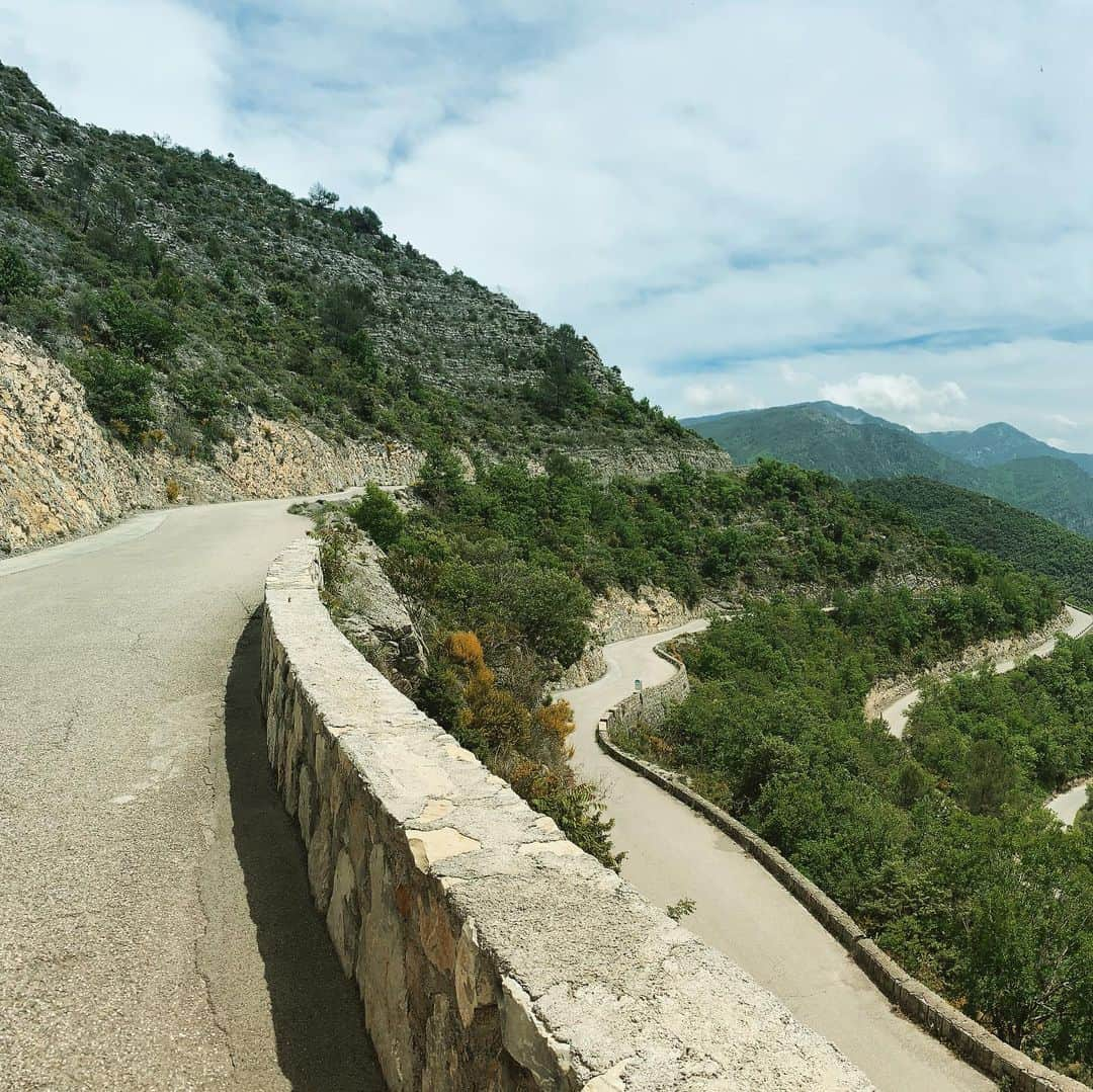 マーク・カヴェンディッシュさんのインスタグラム写真 - (マーク・カヴェンディッシュInstagram)「Discovered new places today. 🚵‍♂️ Swipe➡️」5月29日 6時23分 - markcavendish