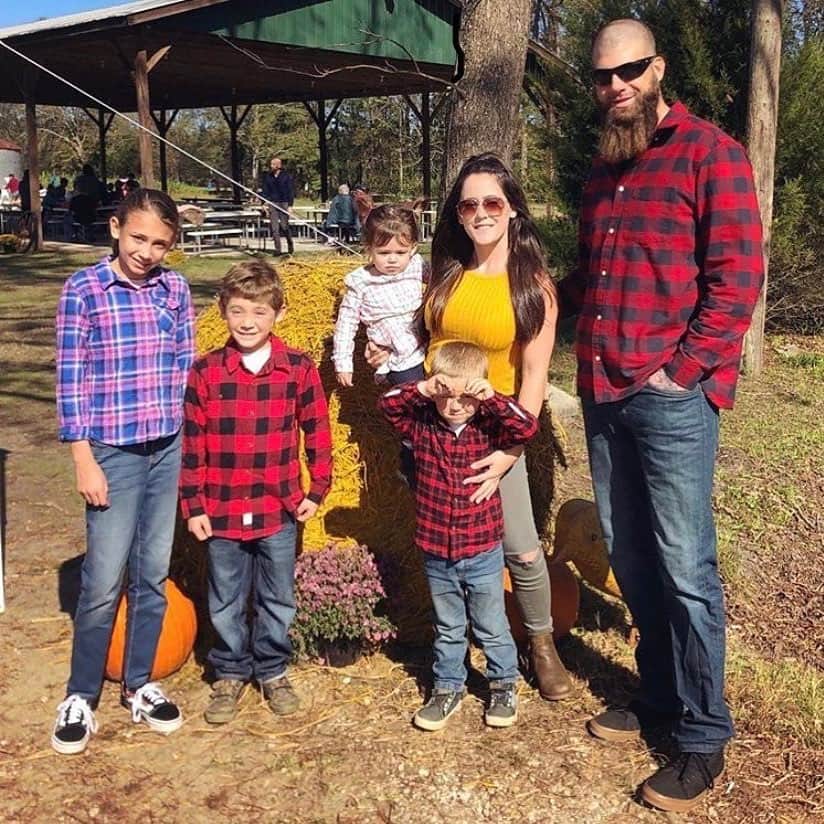 E! Onlineさんのインスタグラム写真 - (E! OnlineInstagram)「#TeenMom’s Jenelle Evans has lost custody of all three of her children after her husband allegedly murdered their family's dog. Link in bio for the details. (📷: Instagram)」5月29日 6時27分 - enews