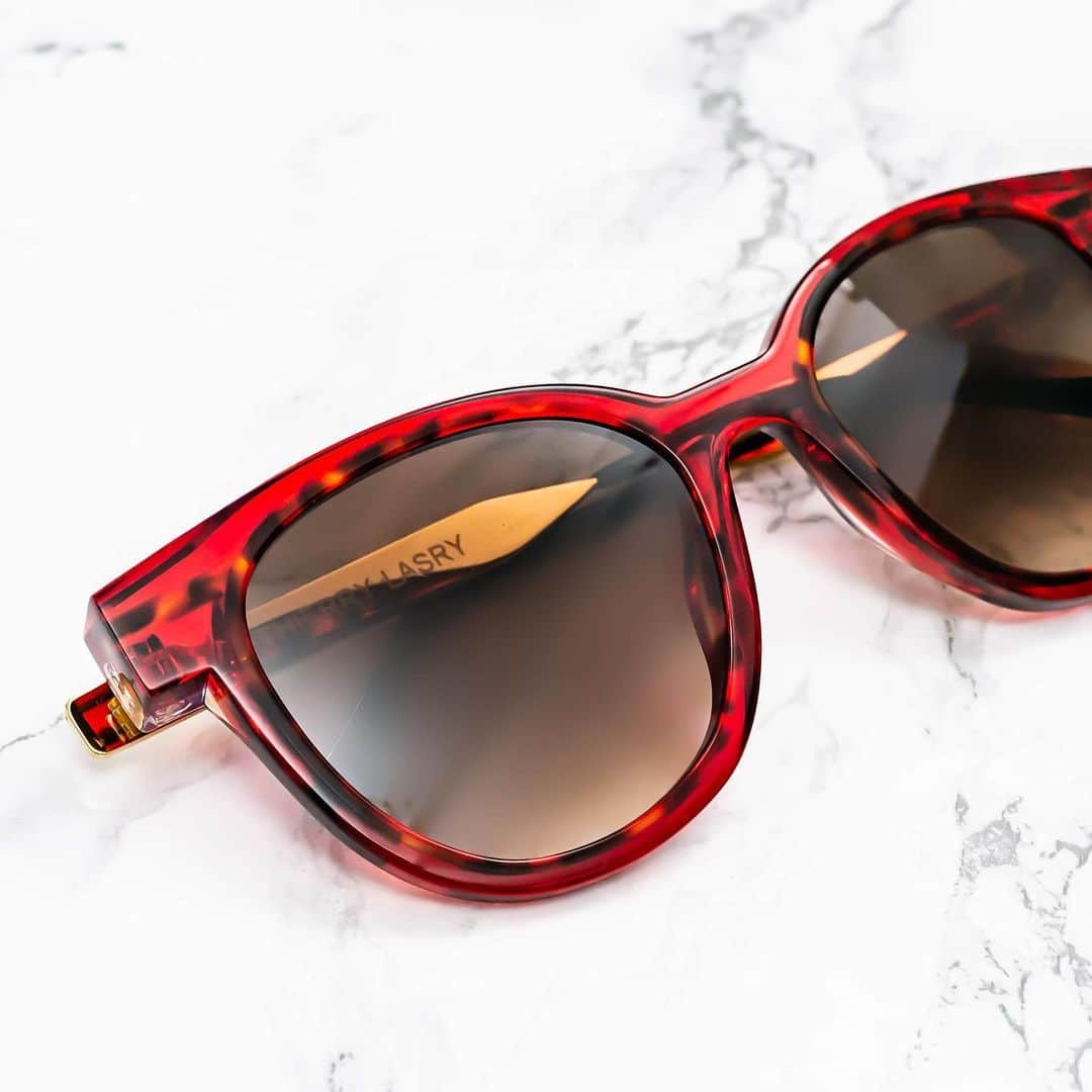 のインスタグラム：「the THIERRY LASRY “SHORTY” in Translucent Red & Havana Tortoise Shell Acetate w/ Gold Metal Temples ... #thierrylasry #SHORTY #handmadeinfrance」