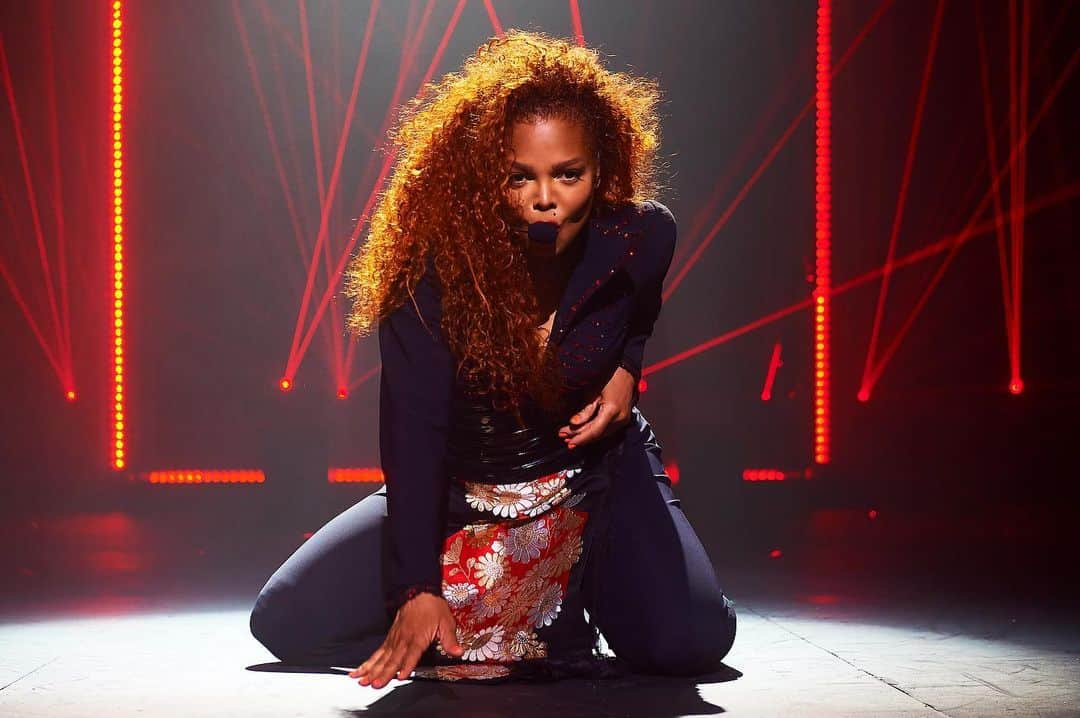 ジャネット・ジャクソンさんのインスタグラム写真 - (ジャネット・ジャクソンInstagram)「Can’t let just anybody hold me... 🍓」5月29日 6時54分 - janetjackson