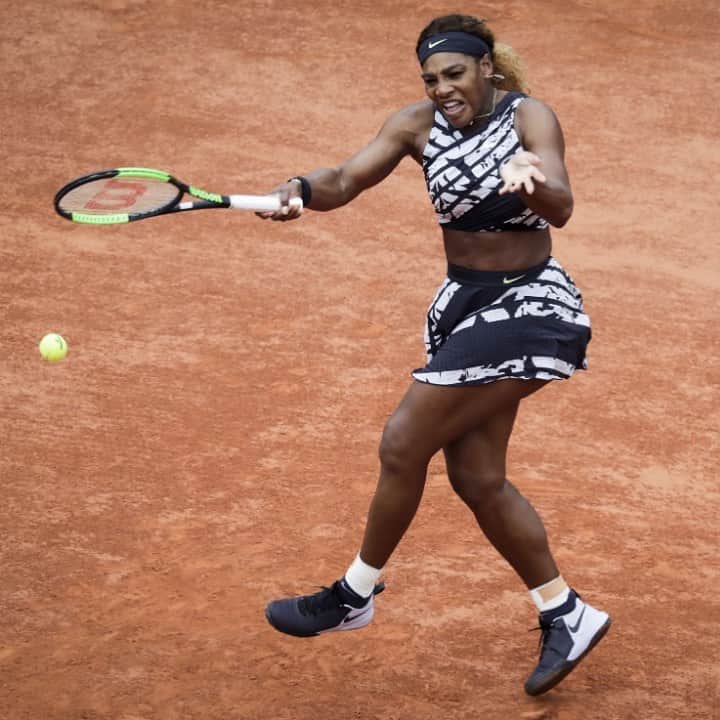 New York Times Fashionさんのインスタグラム写真 - (New York Times FashionInstagram)「From the catsuit to the tutu to the unitard to this week's French Open: @serenawilliams has become the sharp end of the spear aimed at the old rules of tennis "dress." It's about time. 🎾 Link in bio to read the piece by Vanessa Friedman. (Photograph by Thomas Samson/Agence France-Presse — Getty Images)」5月29日 7時08分 - nytstyle