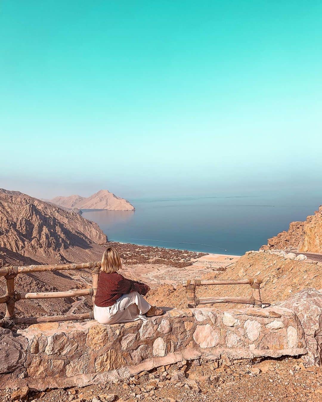 Giovanna Ewbankさんのインスタグラム写真 - (Giovanna EwbankInstagram)「Impossível parar de agradecer...obrigada obrigada obrigada Deus!!! 🦋 Não consigo me acostumar com esse lugar!  #Oman #Ferias #Deus #ObridagaDeus」5月29日 7時32分 - gioewbank