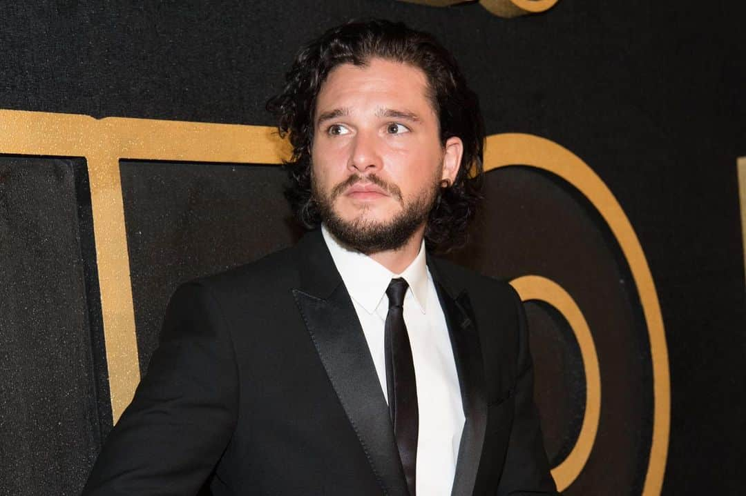 E! Onlineさんのインスタグラム写真 - (E! OnlineInstagram)「#GameofThrones' Kit Harington has checked into a wellness retreat to work on some "personal issues." Link in bio for the details. (📷: Getty Images)」5月29日 7時51分 - enews