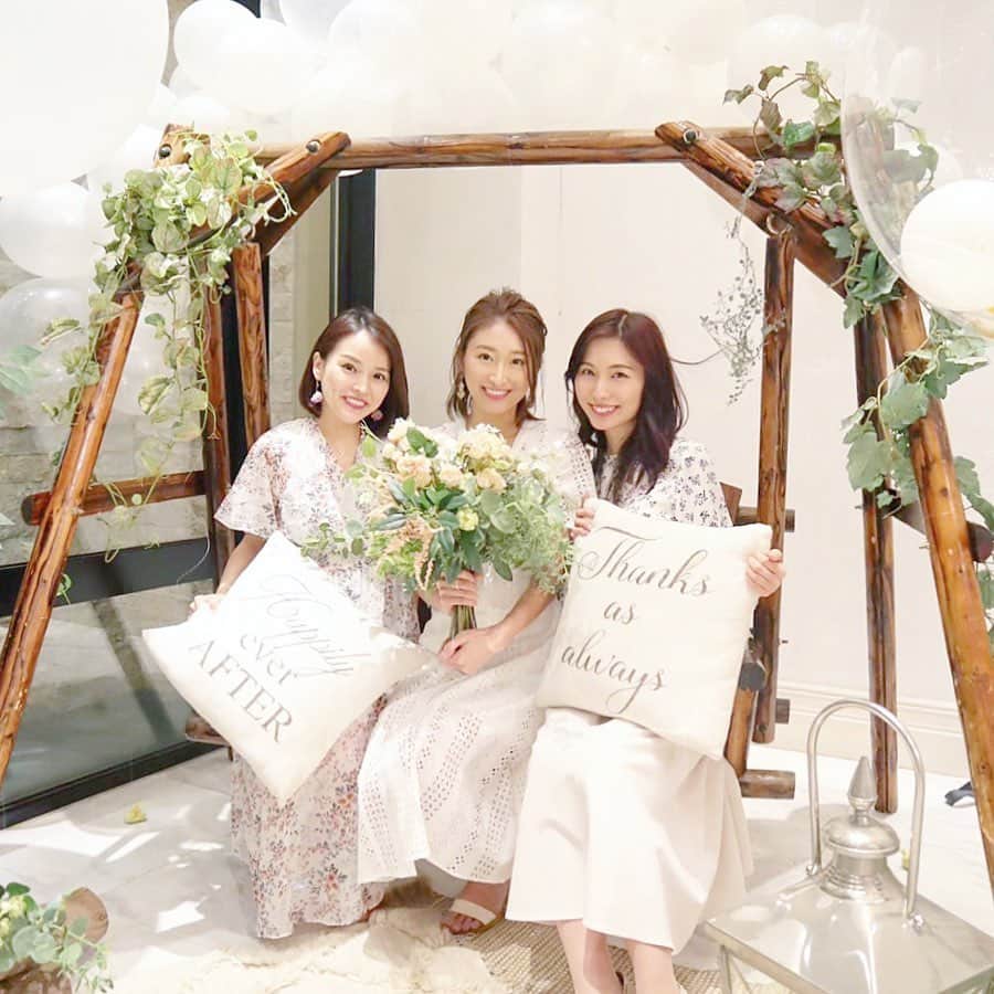 のインスタグラム：「* #東京女子部  @tokyo_joshibu  Botanical night party へ✨🍃💐 会場はステンドグラスが美しい 青山セントグレース大聖堂🥺✨ 6月・7月開催の  アラジンと魔法のランプ ランチ&デザートビュッフェのメニューも頂きました🤤 チキンとカレーコクうま美味しかった、、、 いつもの可愛い皆に会えて多幸感🥰🌼💐 ozmall さん、素敵な時間を有難うございました✨🎈🙏 #botanicalnightparty #セントグレース大聖堂」